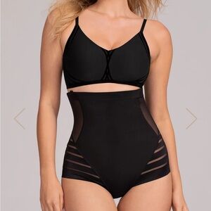 Euc honey love queen brief